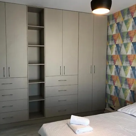 Velier Apartament 65 *